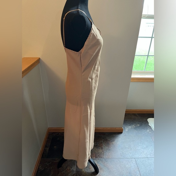 New Wondermaid full length taupe adjustable straps made in USA slip. Size 40 - Picture 2 of 16